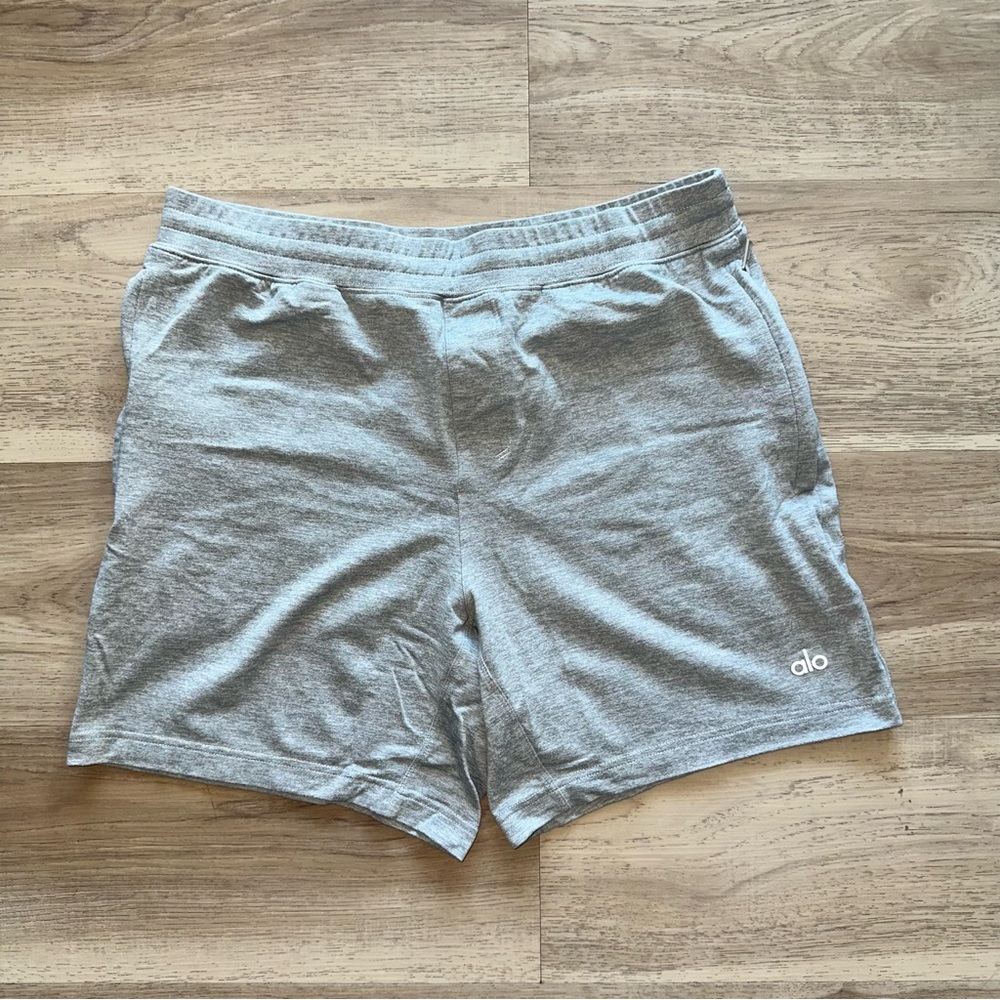 ‘alo yoga’ 7” conquer react performance short